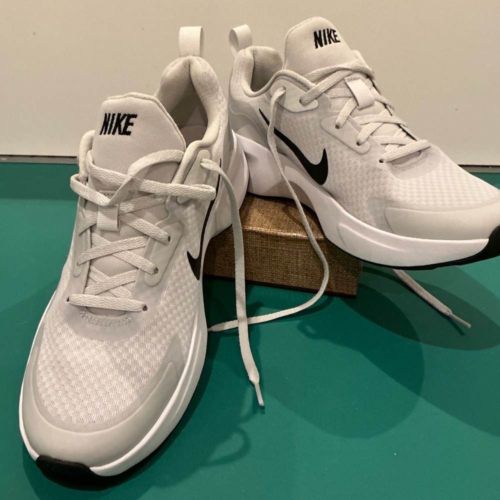 Nike WearAllDay Running Shoes Women’s Size 9
